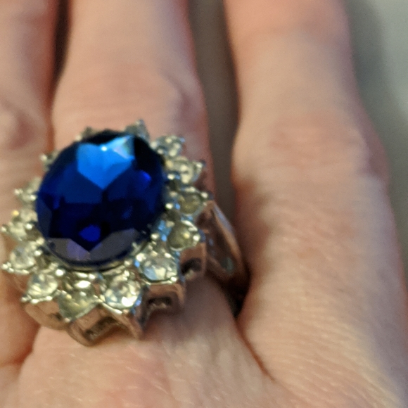 Vintage Statement Ring - Picture 8 of 10